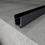 Perfil de Aluminio Negro Show - 2 Metros